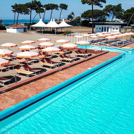 Villaggio Torre Marina Marina di Massa Extérieur photo