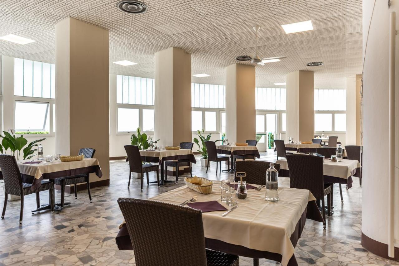 Villaggio Torre Marina Marina di Massa Extérieur photo
