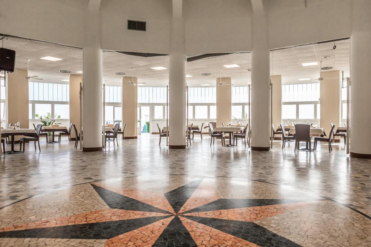 Villaggio Torre Marina Marina di Massa Extérieur photo